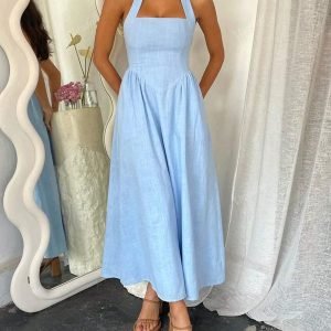 Ladies' Spring And Summer Vacation, Dating
